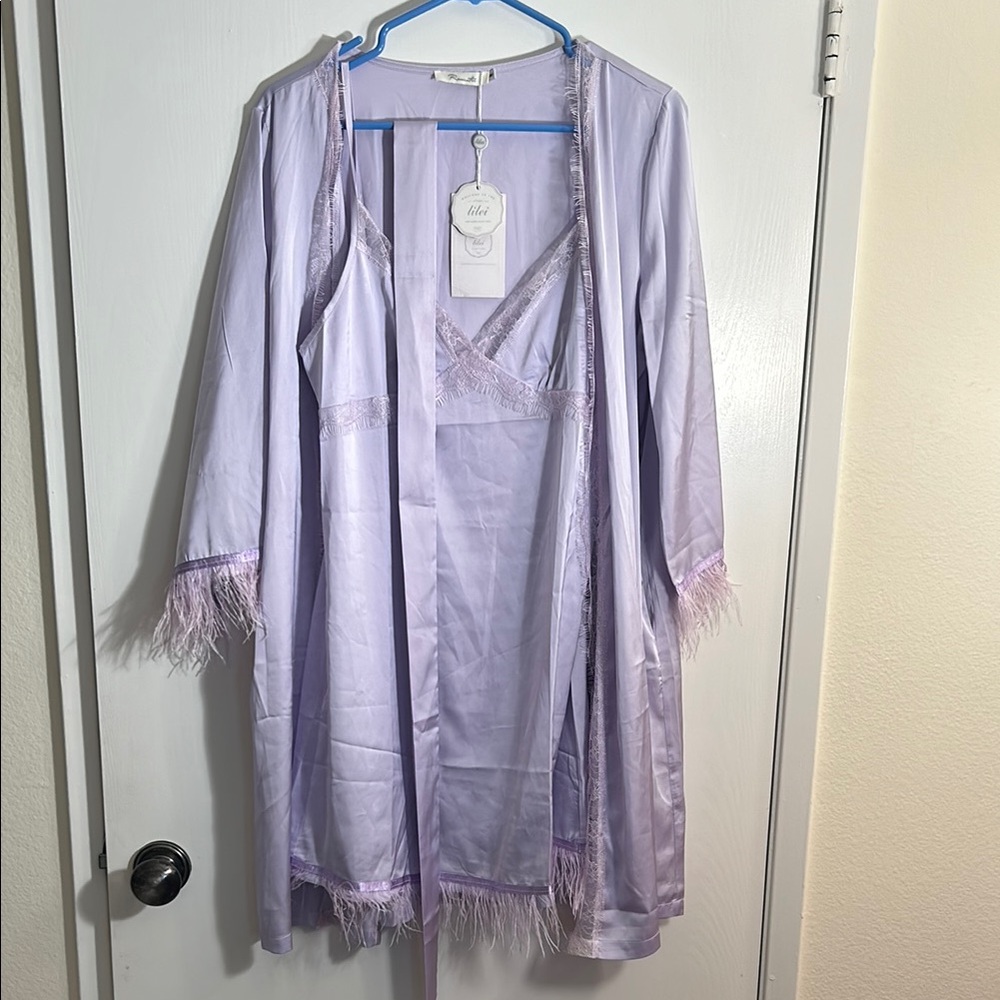 Lavish Robe and negligee Lavender by Lilei Feather Trim From Vietnam Size Medium